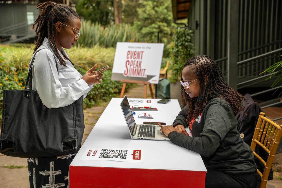 Check-in at the registration desk